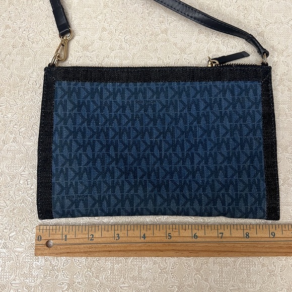 Michael Kors signature Denim Pouchette (Wristlet/Pouch/Clutch). Convertible! - Picture 3 of 16
